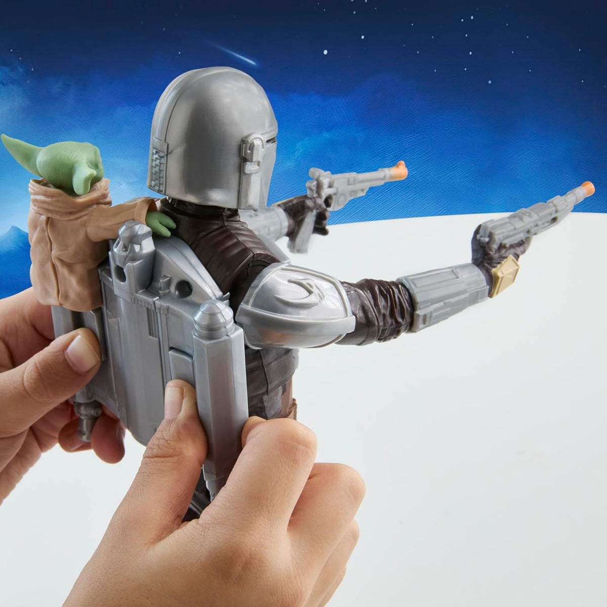 Star Wars The Mandalorian & Grogu Bounty Blaster — view 2